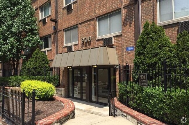 Building Photo - 900 W Fullerton Ave Unit 4B Rental