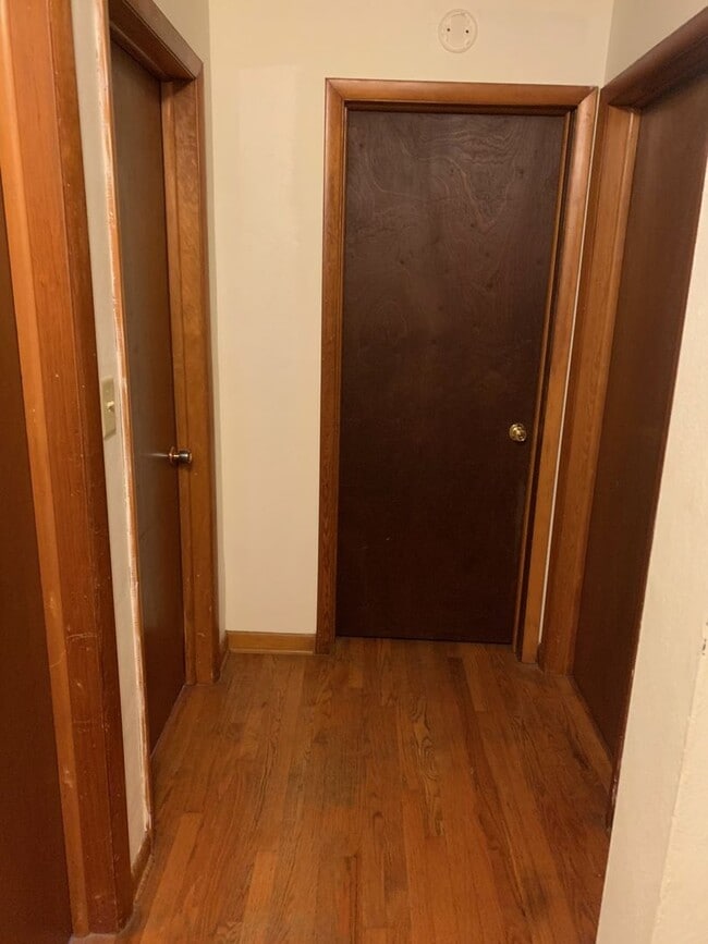 Photo - LINCOLN LANE 122/124 Unit 124