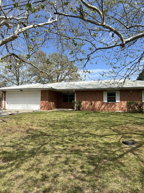 Building Photo - 424 N Webb Ave