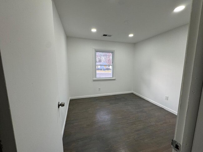 Photo - 264 Middlesex Ave