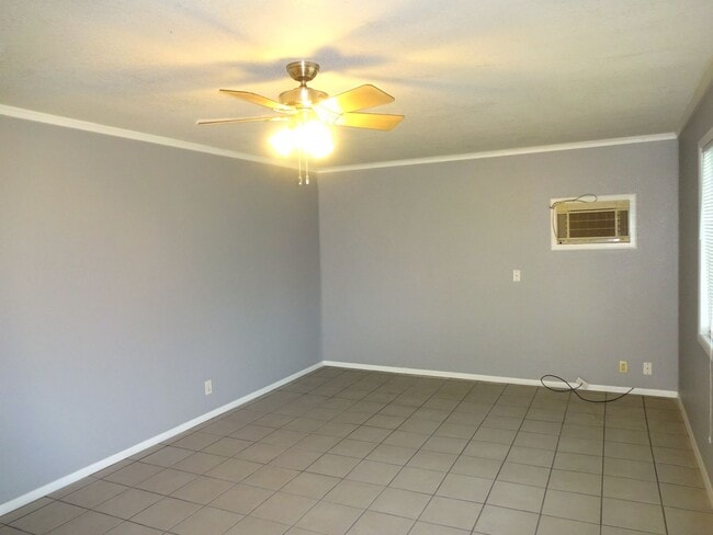 Photo - Coming Soon - Cute & Convenient Springfield Home.