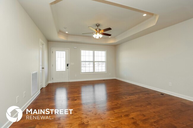 Photo - 460 Heatherwood Dr
