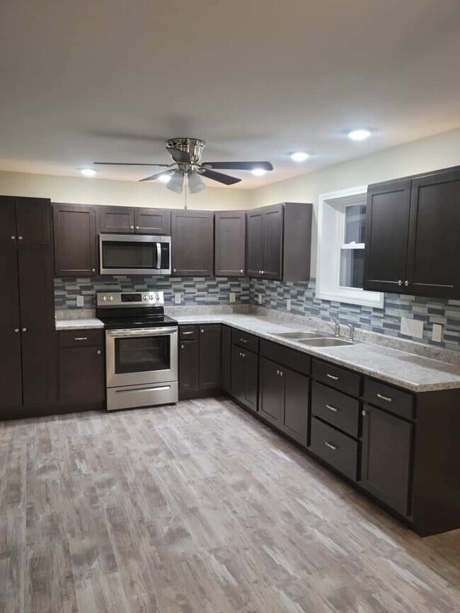 Photo - 407 E Center St