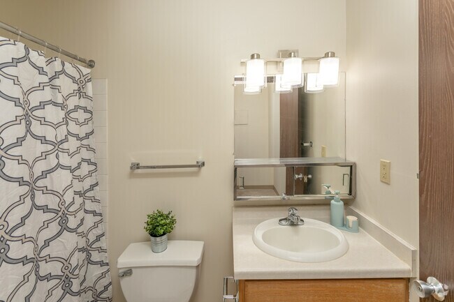 1BR, 1BA - 570 - 1,210SF