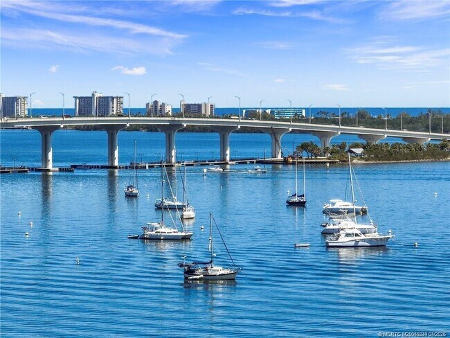 Photo - 1097 NE Kubin Ave