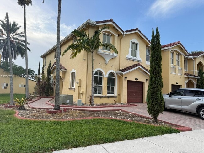 Building Photo - 14949 SW 8th Terrace