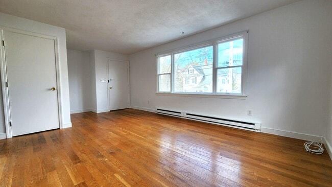 Building Photo - 98 Sylvia St Unit 1