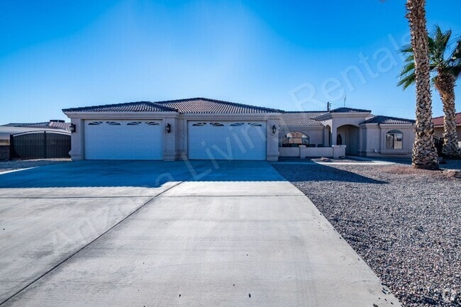 Building Photo - FURNISHED POOL HOME
