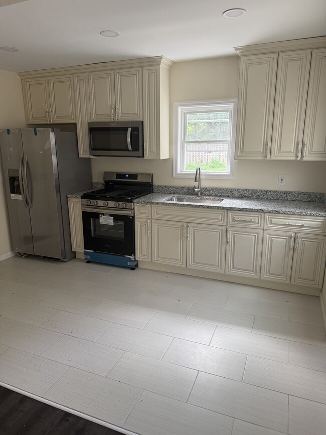 Photo - 701 E Judson Ave Unit 2
