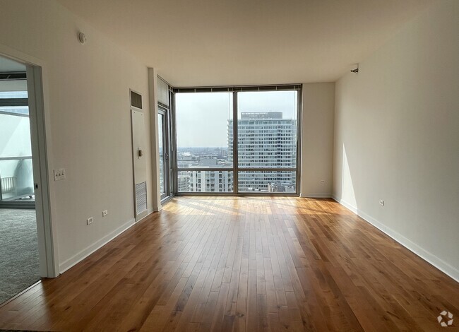 Building Photo - 755 S Clark St Rental