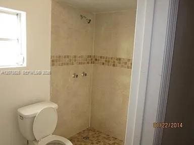 Building Photo - 2410 NW 34th St Unit 2