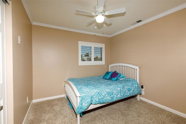 Photo - 395 Deep Dell Rd