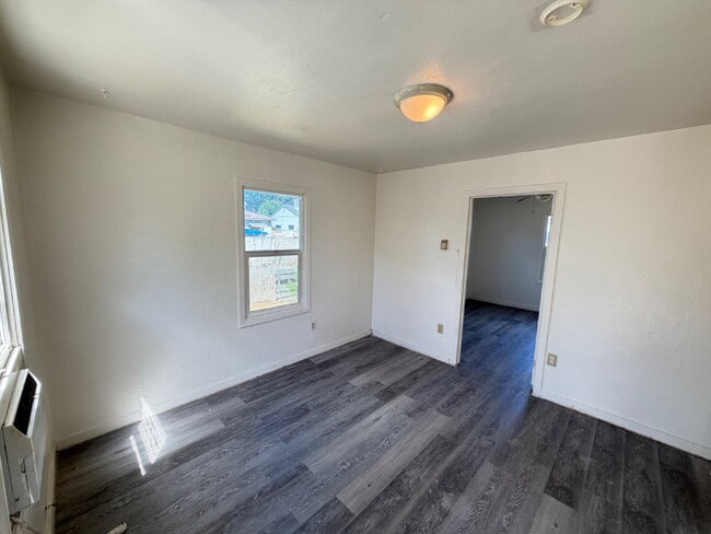 Photo - Charming 1-Bedroom cottage/Price Adjustment Unit 4