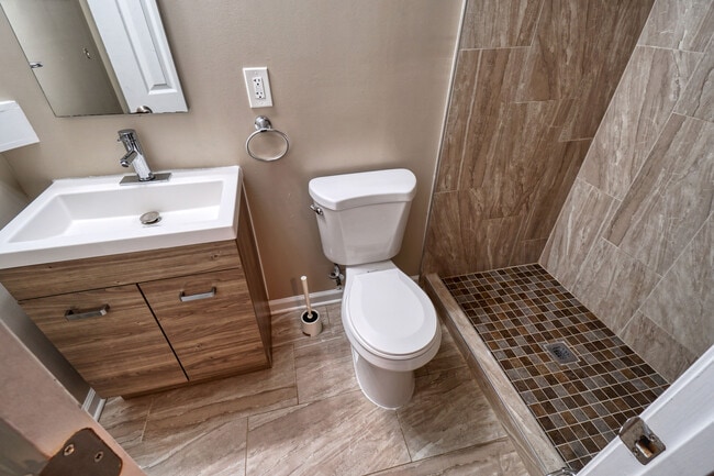 Photo - 28 54th St SE