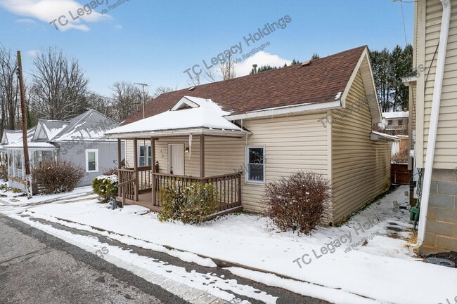 218 George St