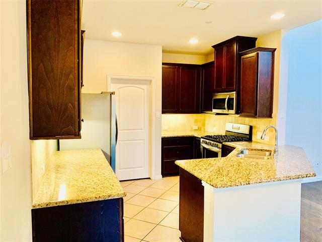 Photo - 912 Brookville Ct