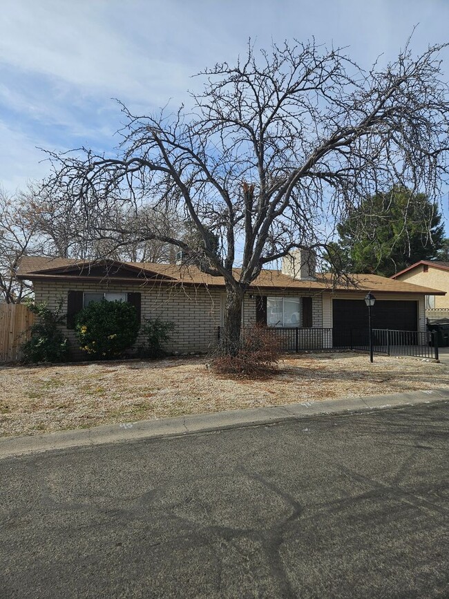 Building Photo - 1080 Hillside Dr Rental