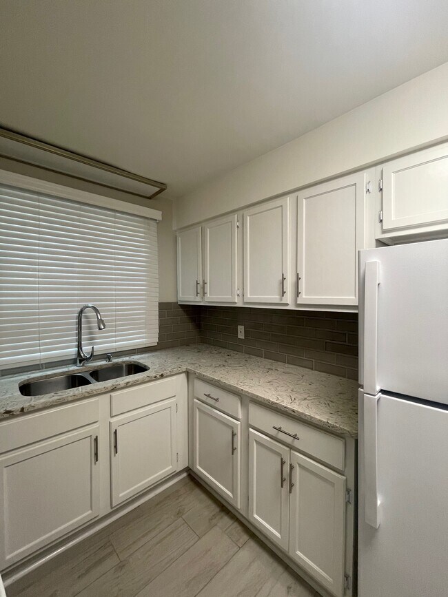 Photo - 502 Running Brook Rd Unit 502