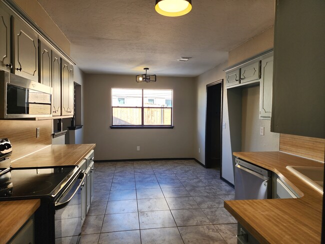 Photo - 1109 S Bouziden Dr