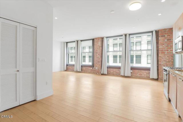 Photo - 460 S Spring St Unidad 713 Rental