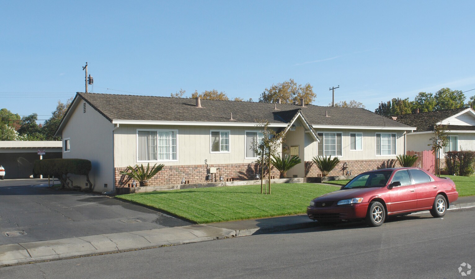 2165 Royal Drive - 2165 Royal Drive