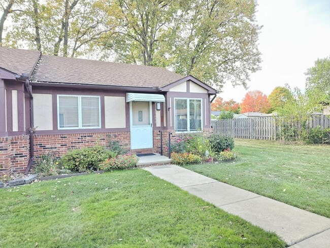 Building Photo - 33090 Woodworth Ct Unit 21