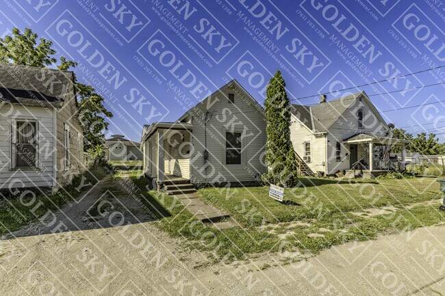 Photo - 415 W 9th St