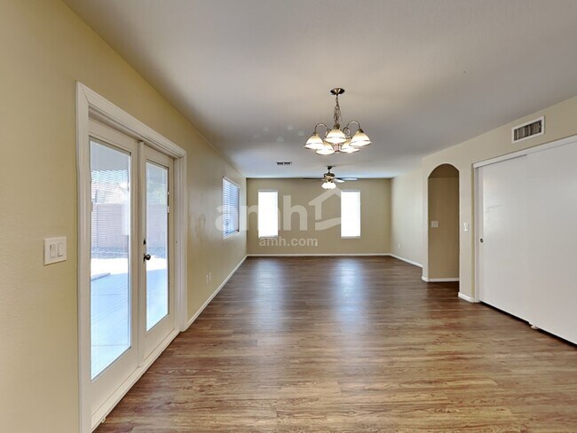 Photo - 16632 W Belleview St