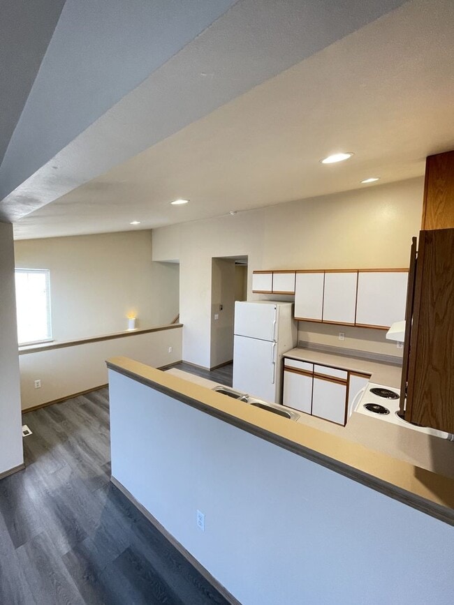 Photo - 2126-2128 Harris Ave Unit 2128