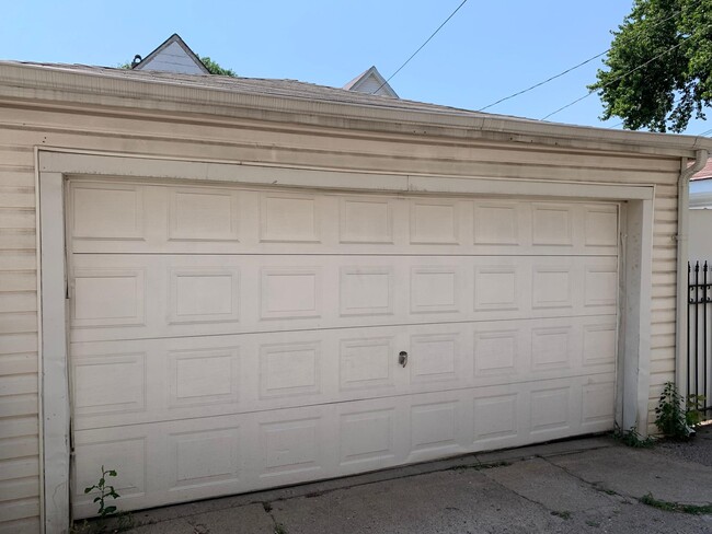 Garage - 3278 W Wabansia Ave Unit 2