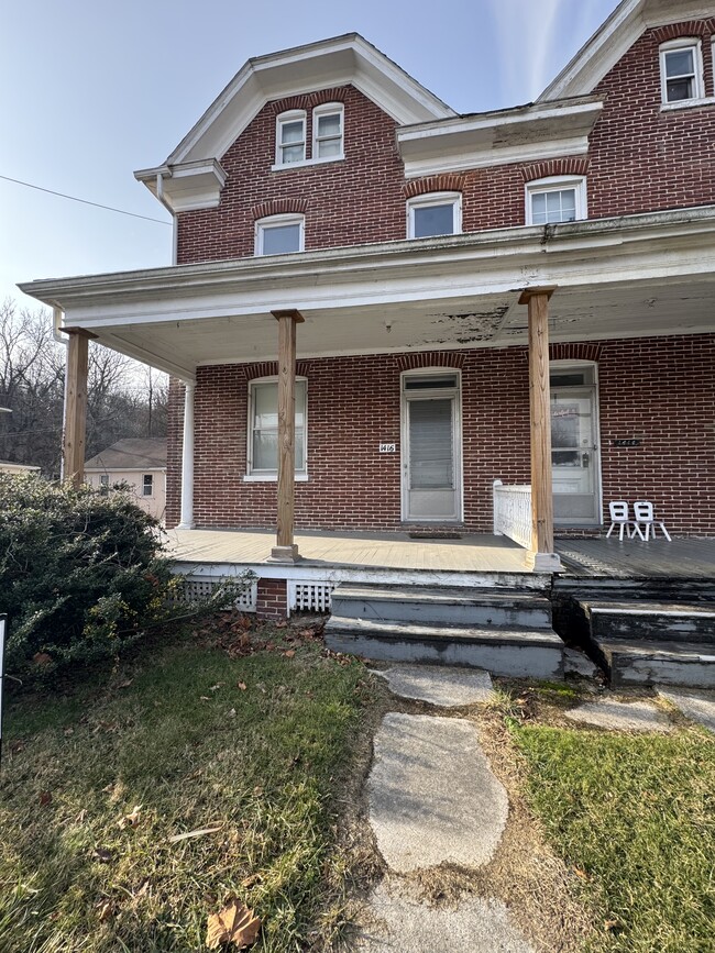 Photo - 1416 S George St Unit 2