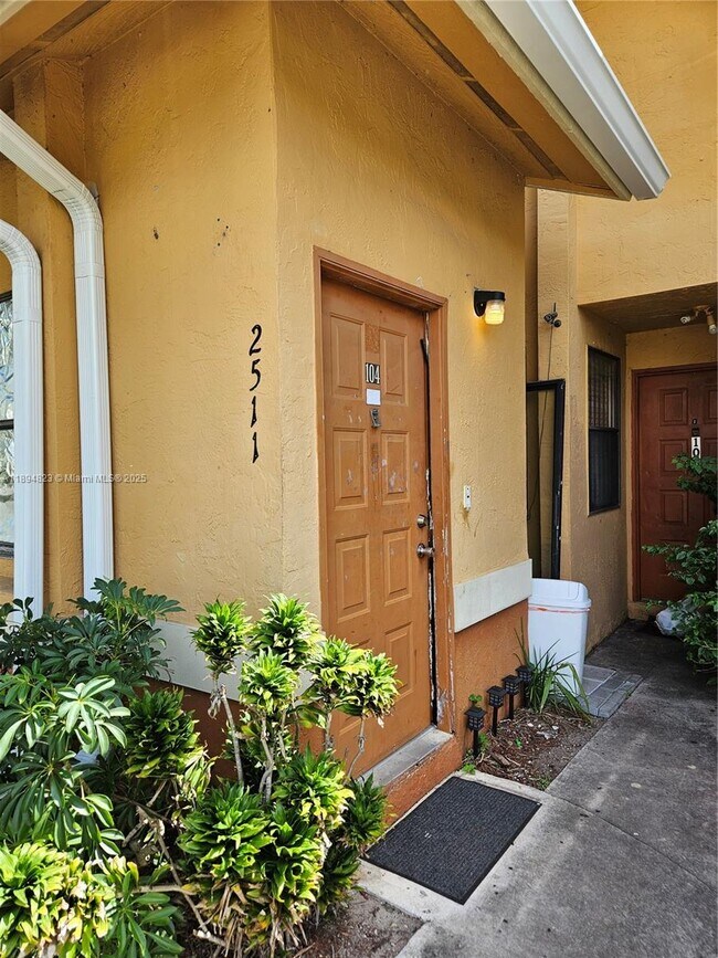 Photo - 2511 NW 56th Ave Unidad 4-25