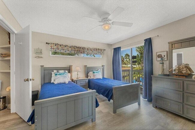 301 Avenida Madera