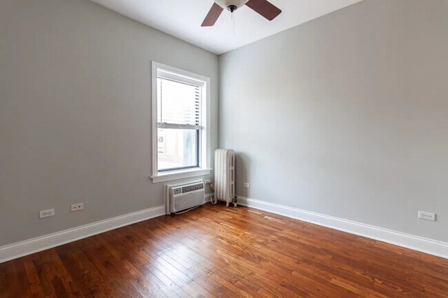 740 W Addison St Unit 740 West Addison Street