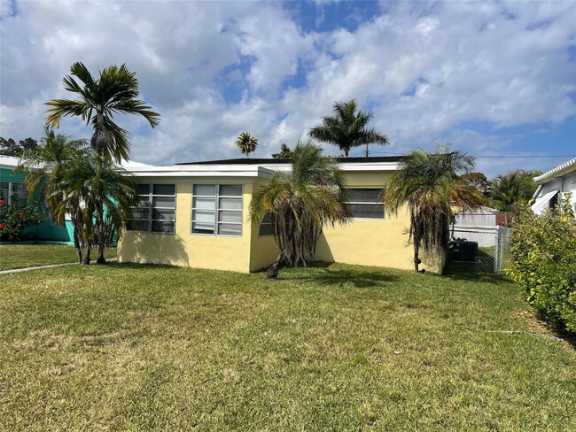 Building Photo - 1635 Moffett St