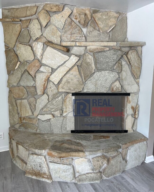 Photo - 4 Bedroom 2 Bath Home - Pet Friendly