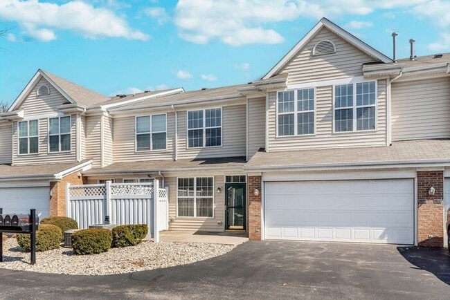 Photo - Beautiful town home in the quiet Towne Park community!!