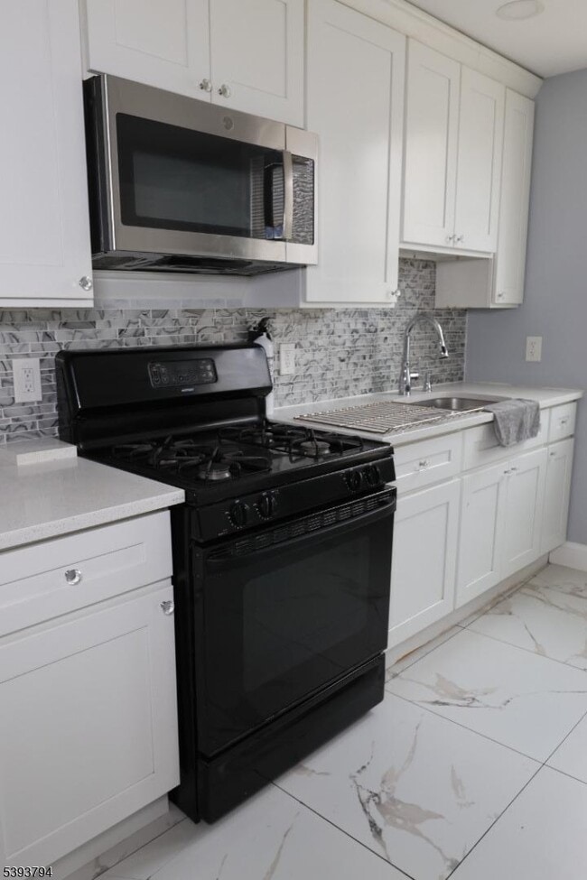 Photo - 140 Wakeman Ave