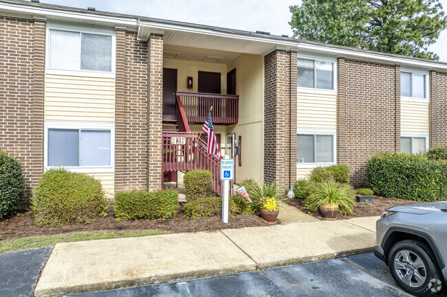 Lafayette Square Apartments - Lafayette Square Apartments