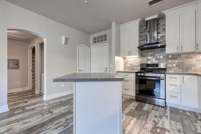 Building Photo - 550 Park Blvd Unit 2308