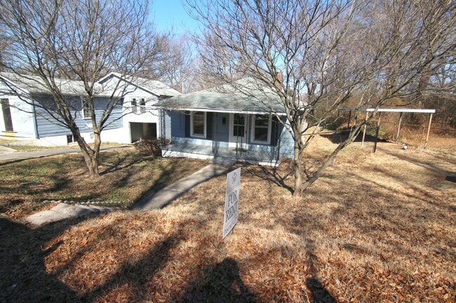 Photo - 512 W 8th St