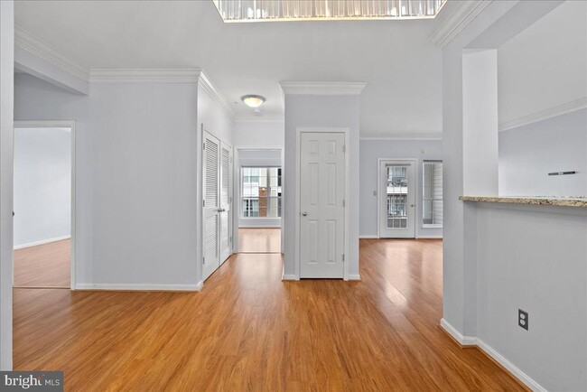 Photo - 4852 Eisenhower Ave Unit 237