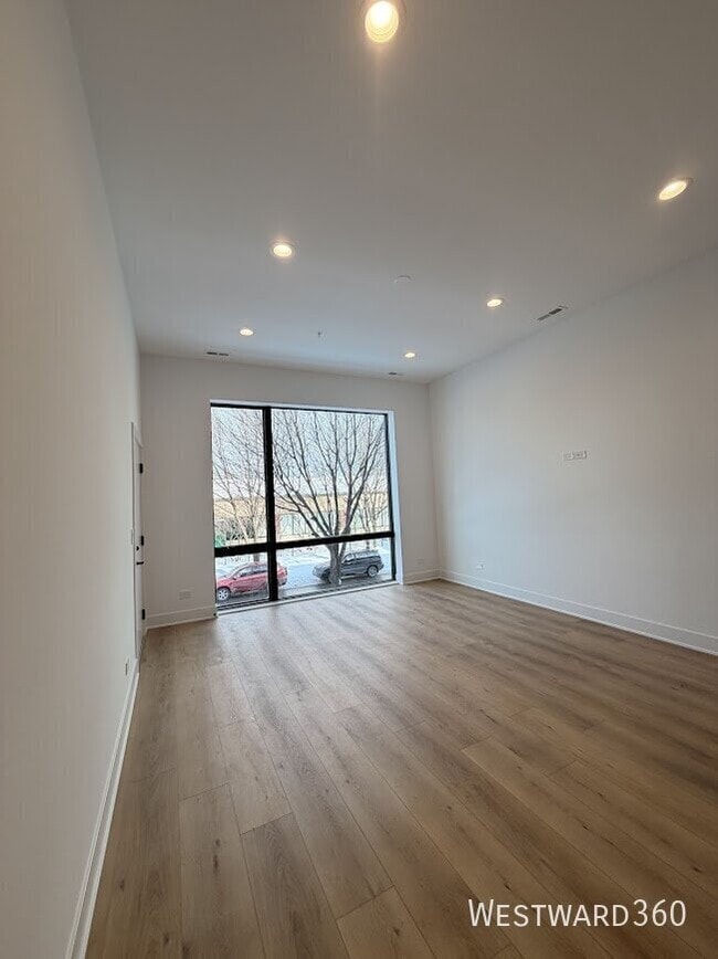 1607 W 13th St Unit 300