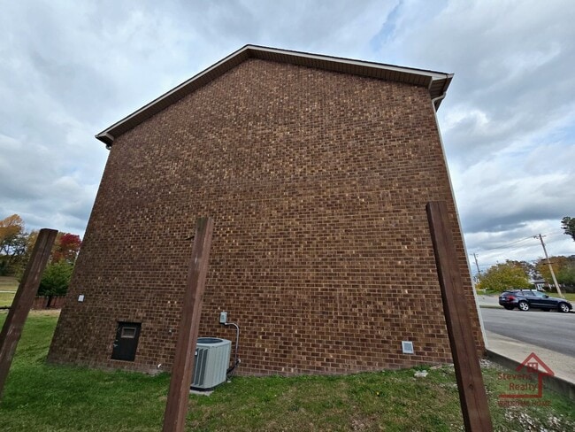 Photo - 1090 N Washington Ave