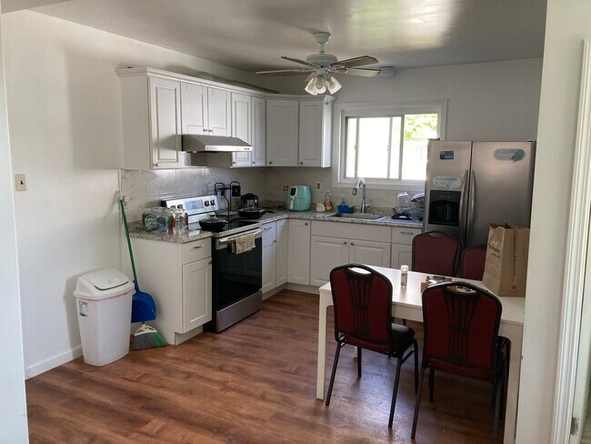 Photo - 140 Presidents Ln Unit 1