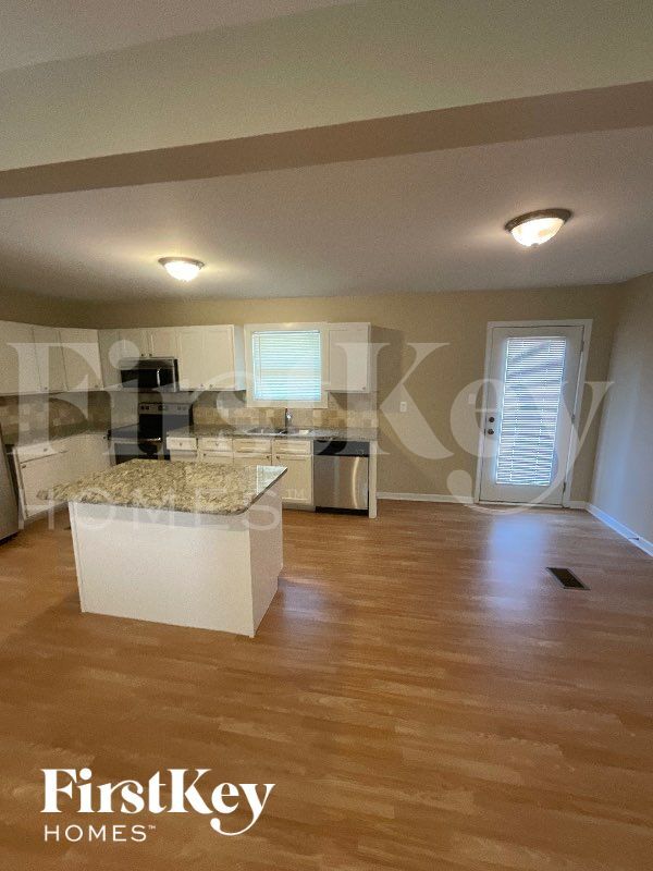 Photo - 2432 Northbrook Rd