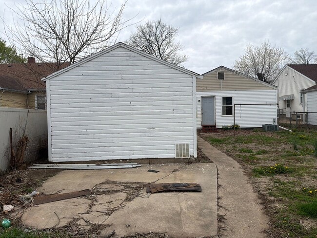 Photo - 1604 S Kneer Ave