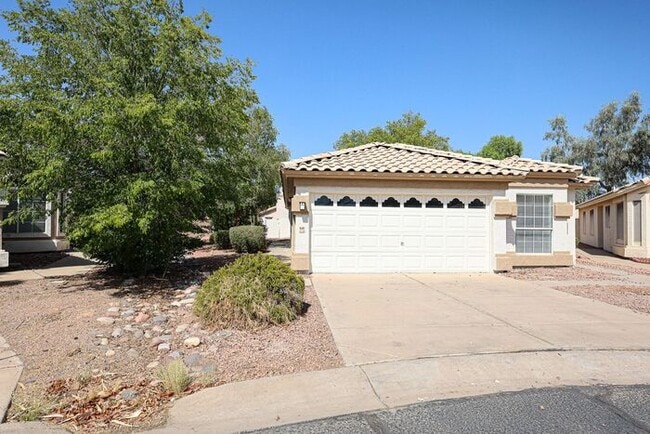 Building Photo - 3 Bed, 2 bath single level home in great C...