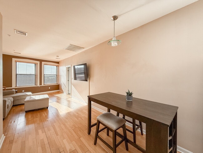 Building Photo - 7 Central Sq Unit 503 Rental