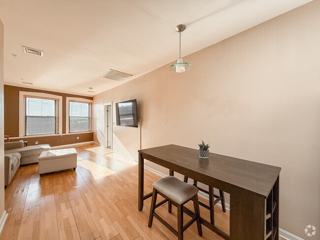 Building Photo - 7 Central Sq Unit 503 Rental
